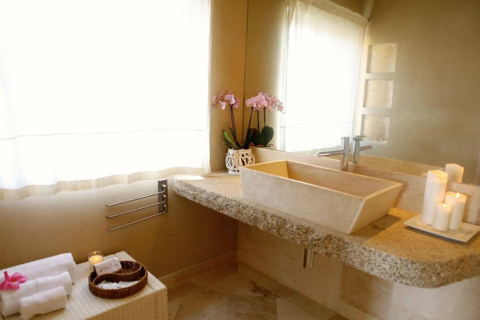 Baia de Bahas Residence