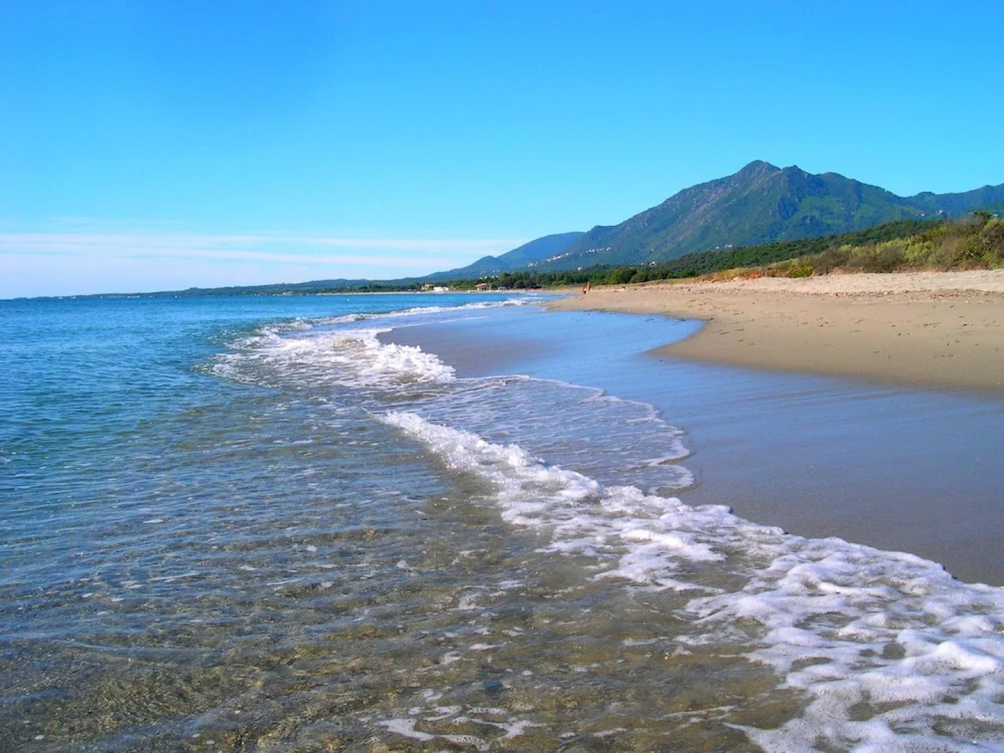 Charming Holiday Home in Poggio-mezzana, 150 m From Beach