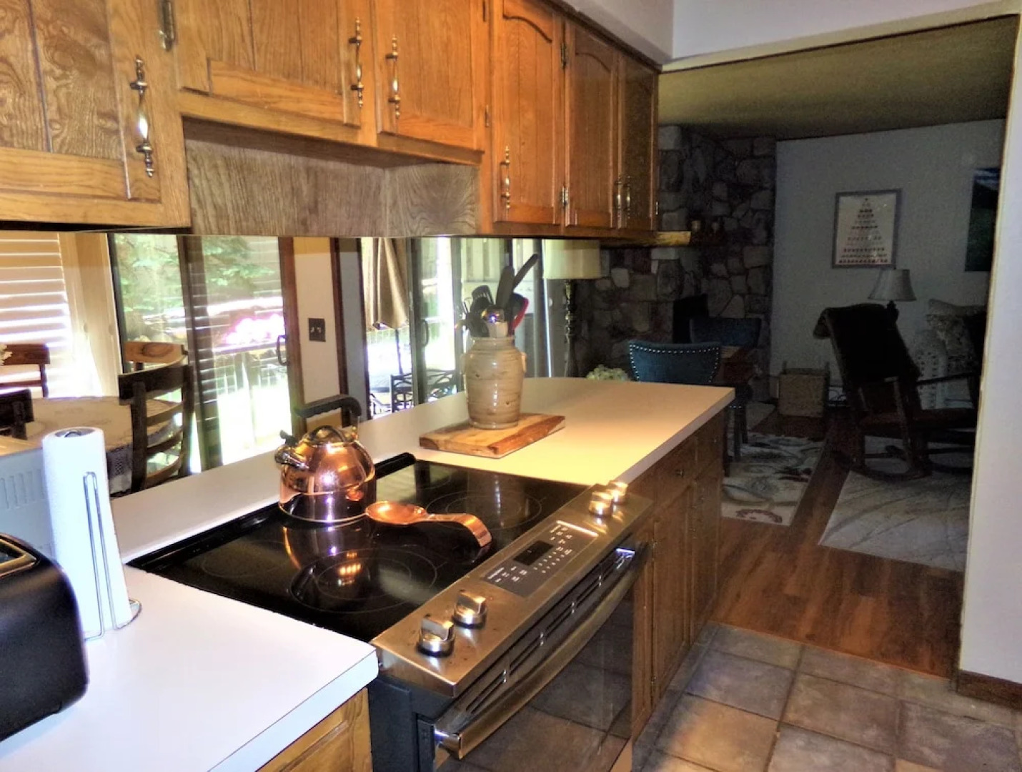 Lake Cliffe 1 Bed 1 Bath Views