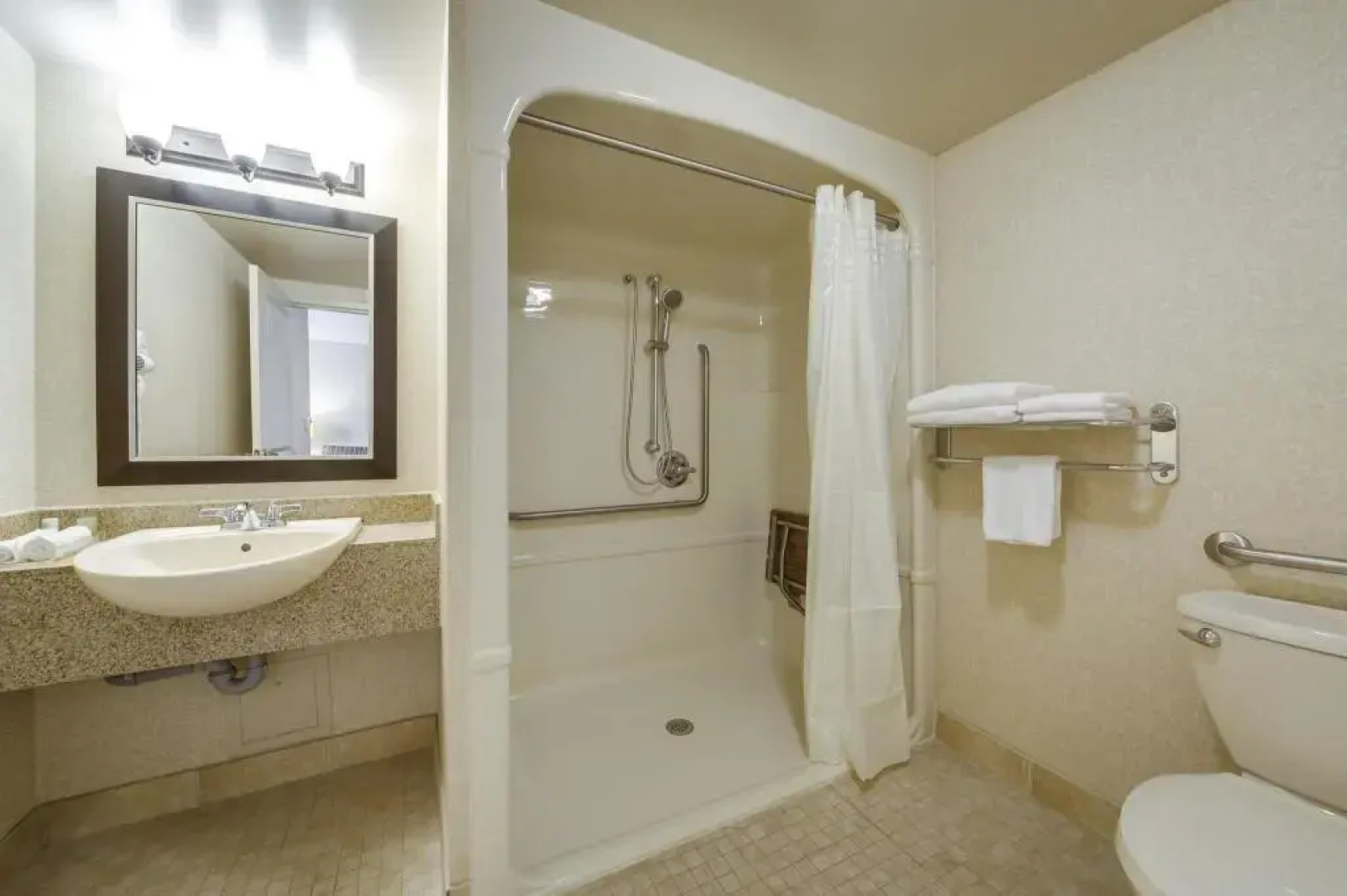 Monte Carlo Inn & Suites Downtown Markham