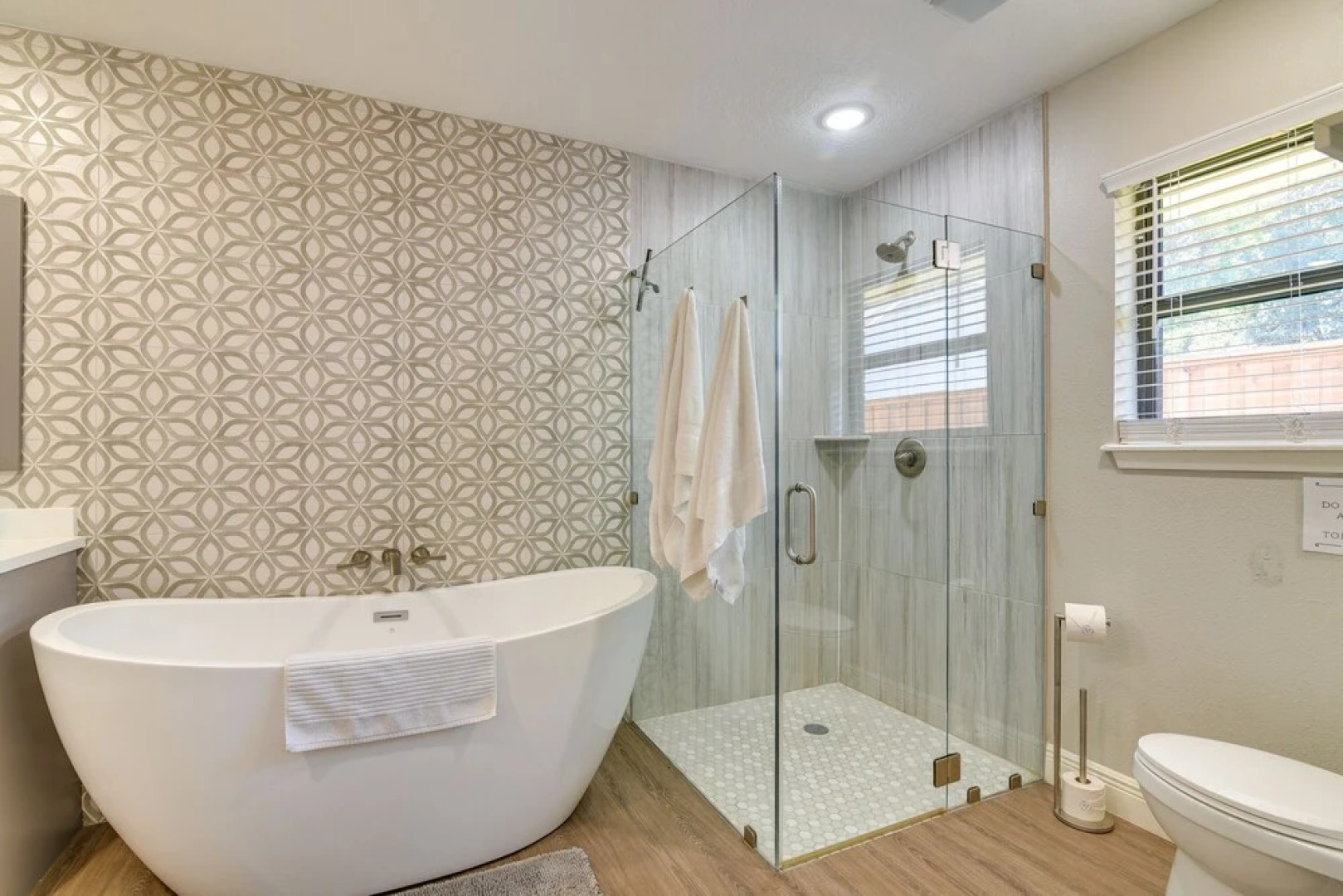 Seabrook Getaway: 5 Mi to Nasa Control Center!