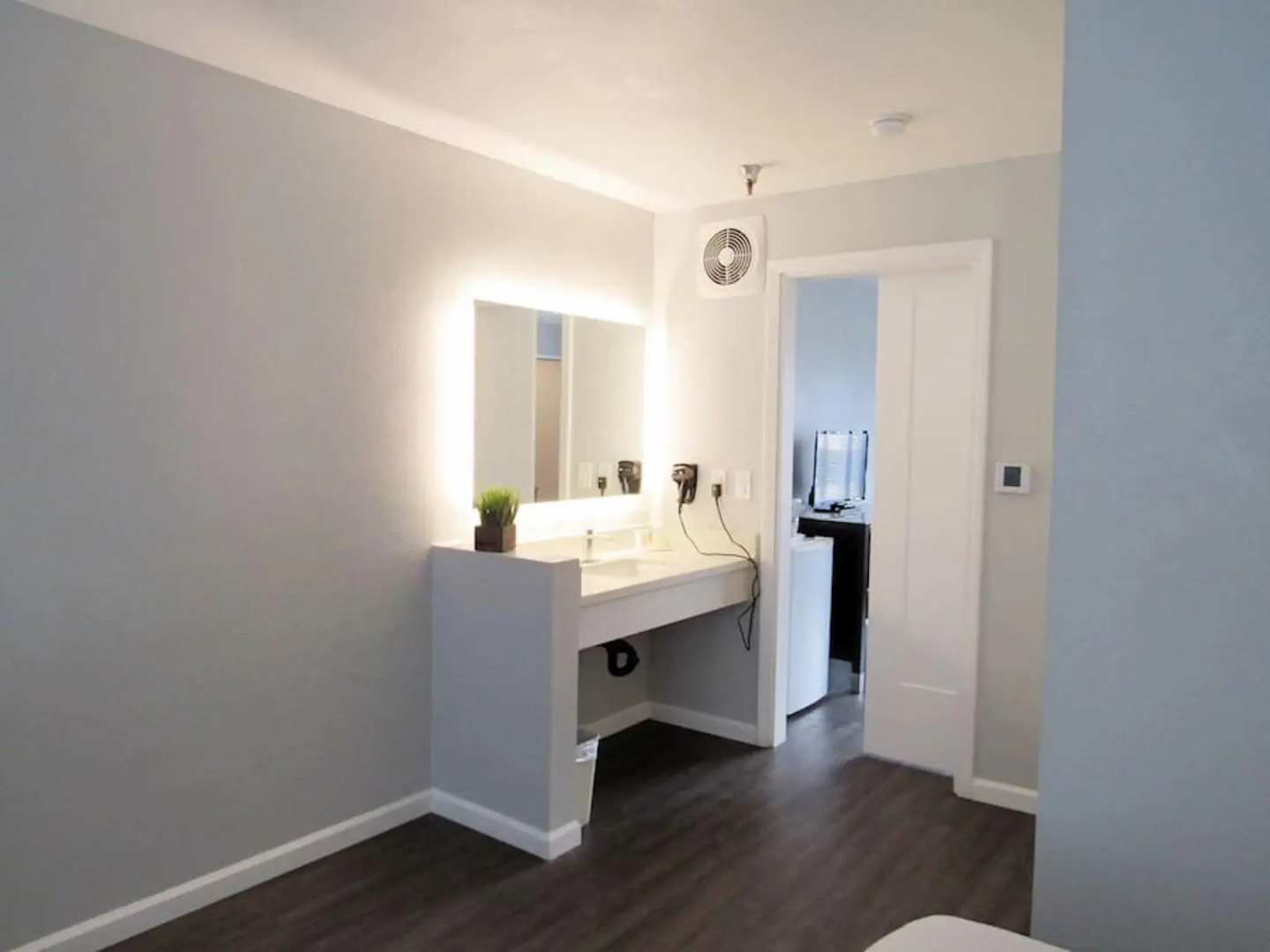 Capri Suites Anaheim