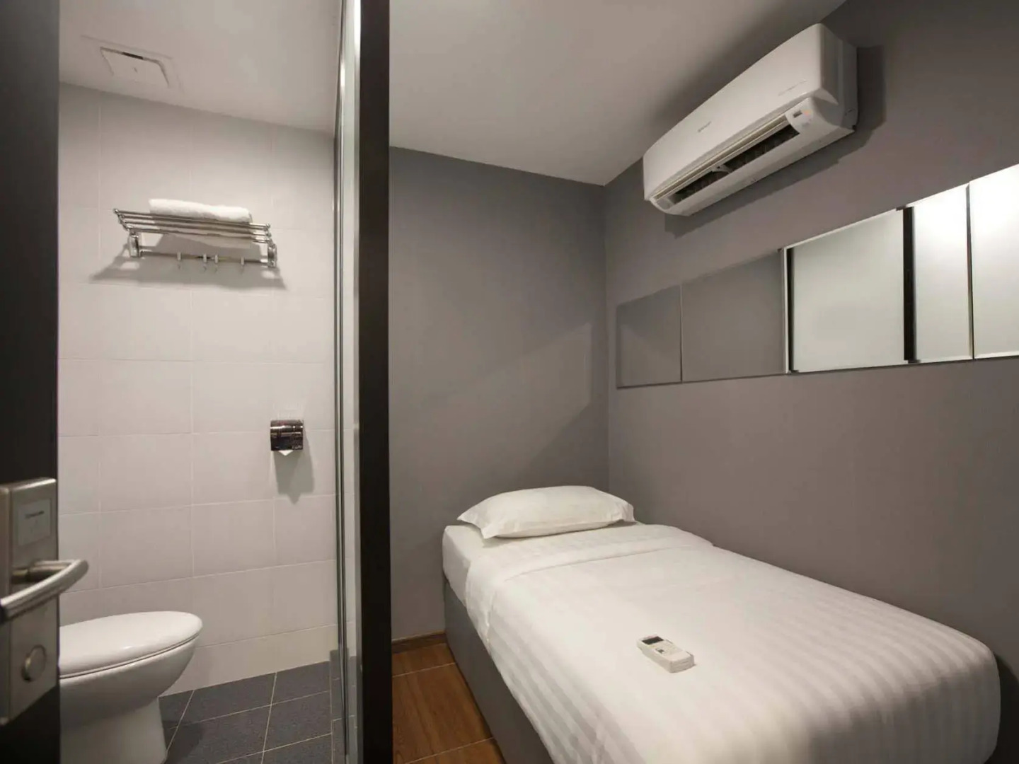 OYO 383 V3 Hotel Nusajaya