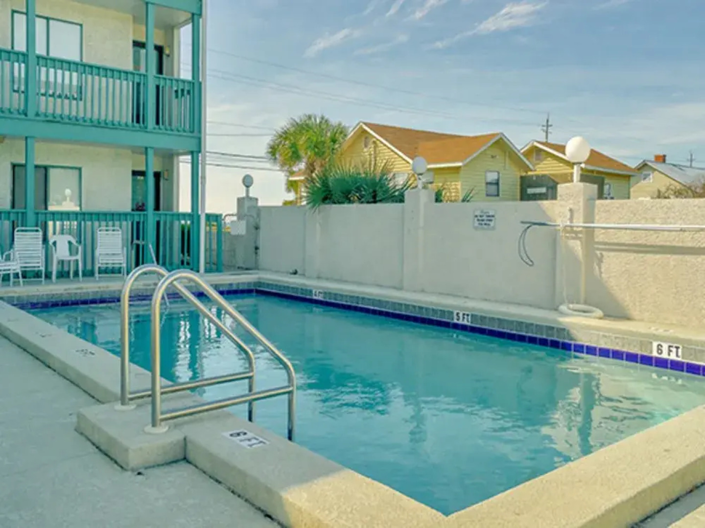 Emerald Shores Resort 2001 627850 by RedAwning