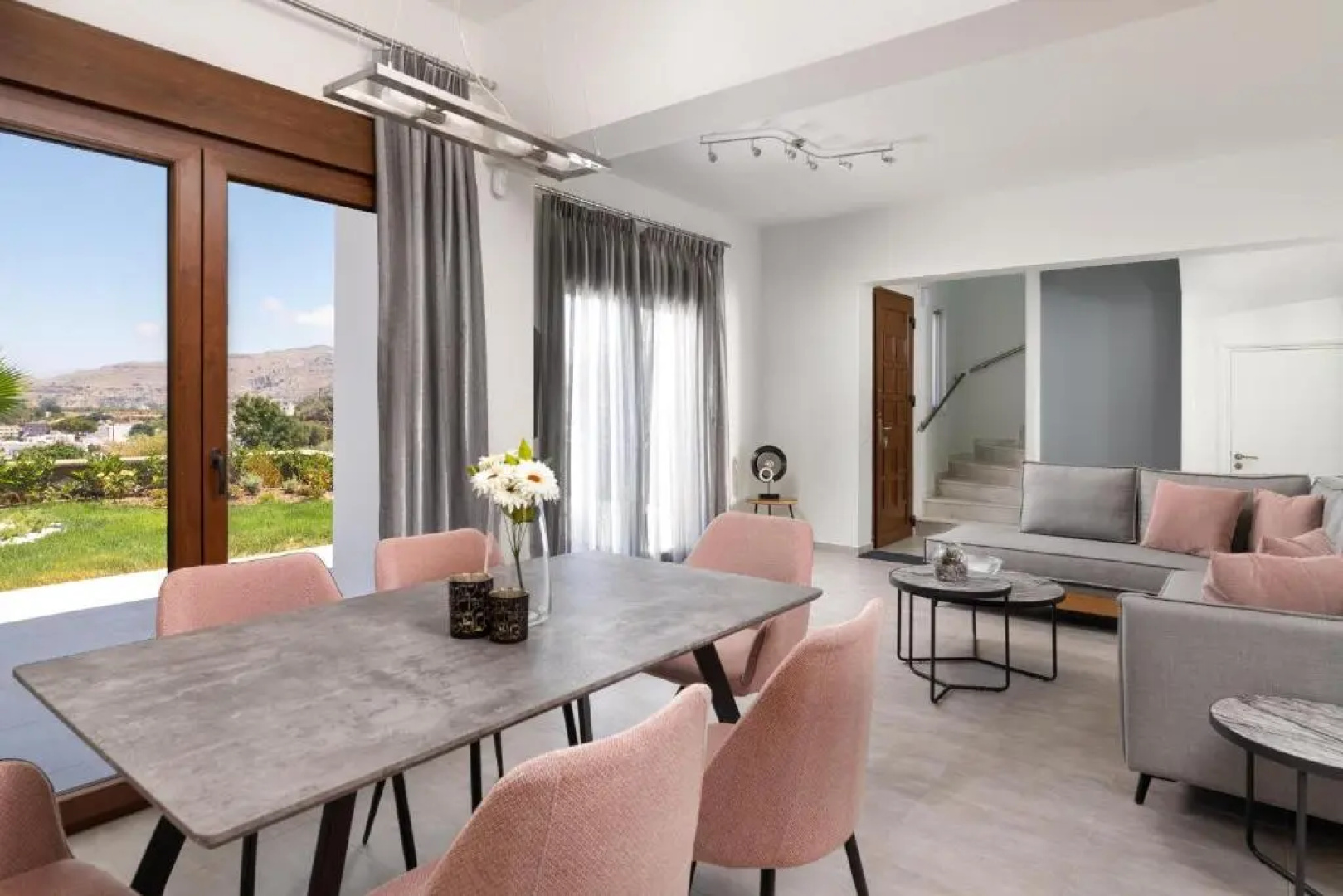 VILLA MARIANI renovated May 2022 ,private pool, sea views , Lindos 10 mins,Beach 3 mins