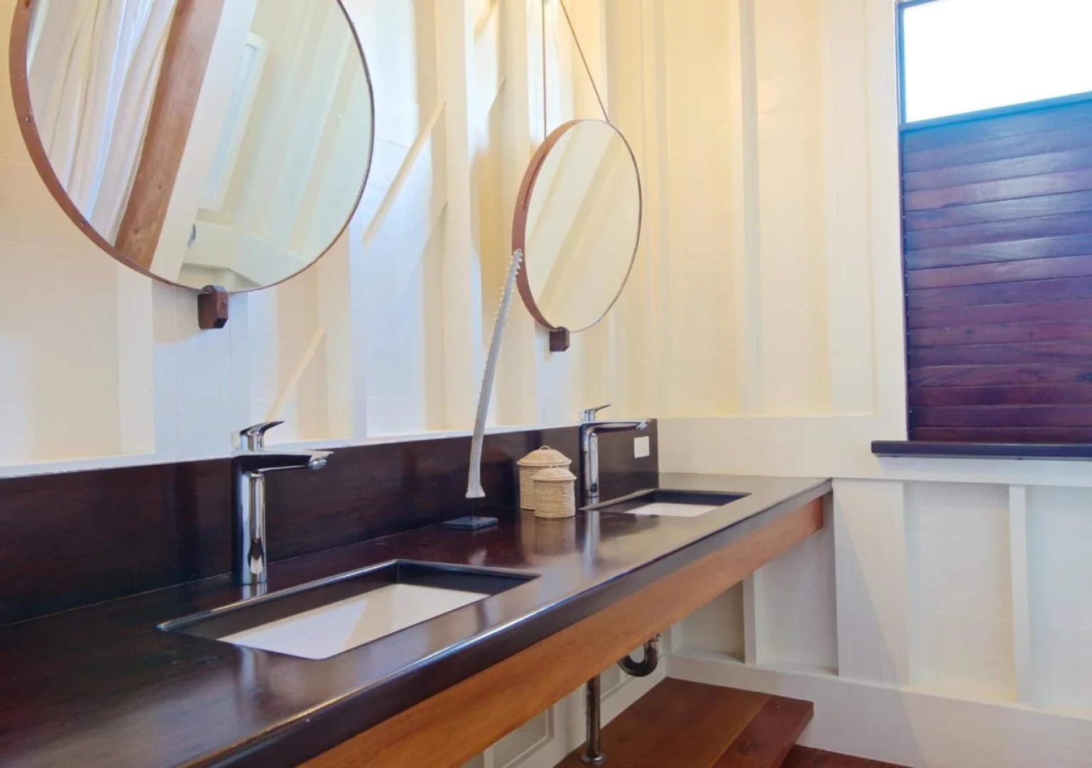 Mahogany Bay Resort & Beach Club, Curio Collection by Hilton