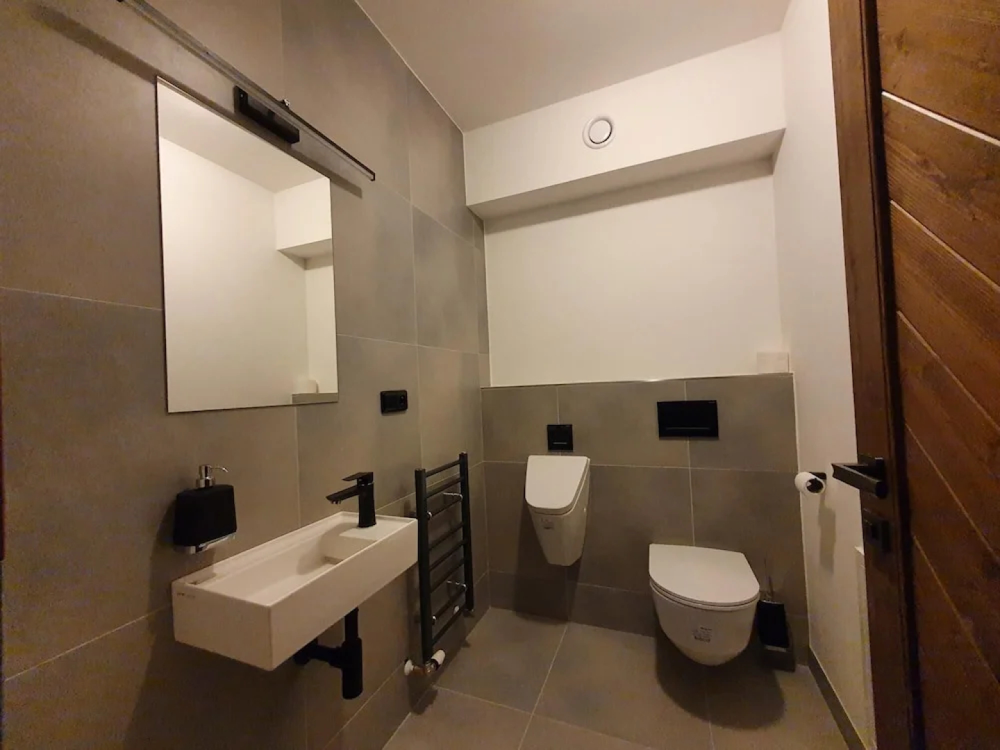 Mountain Chalet Lbh027