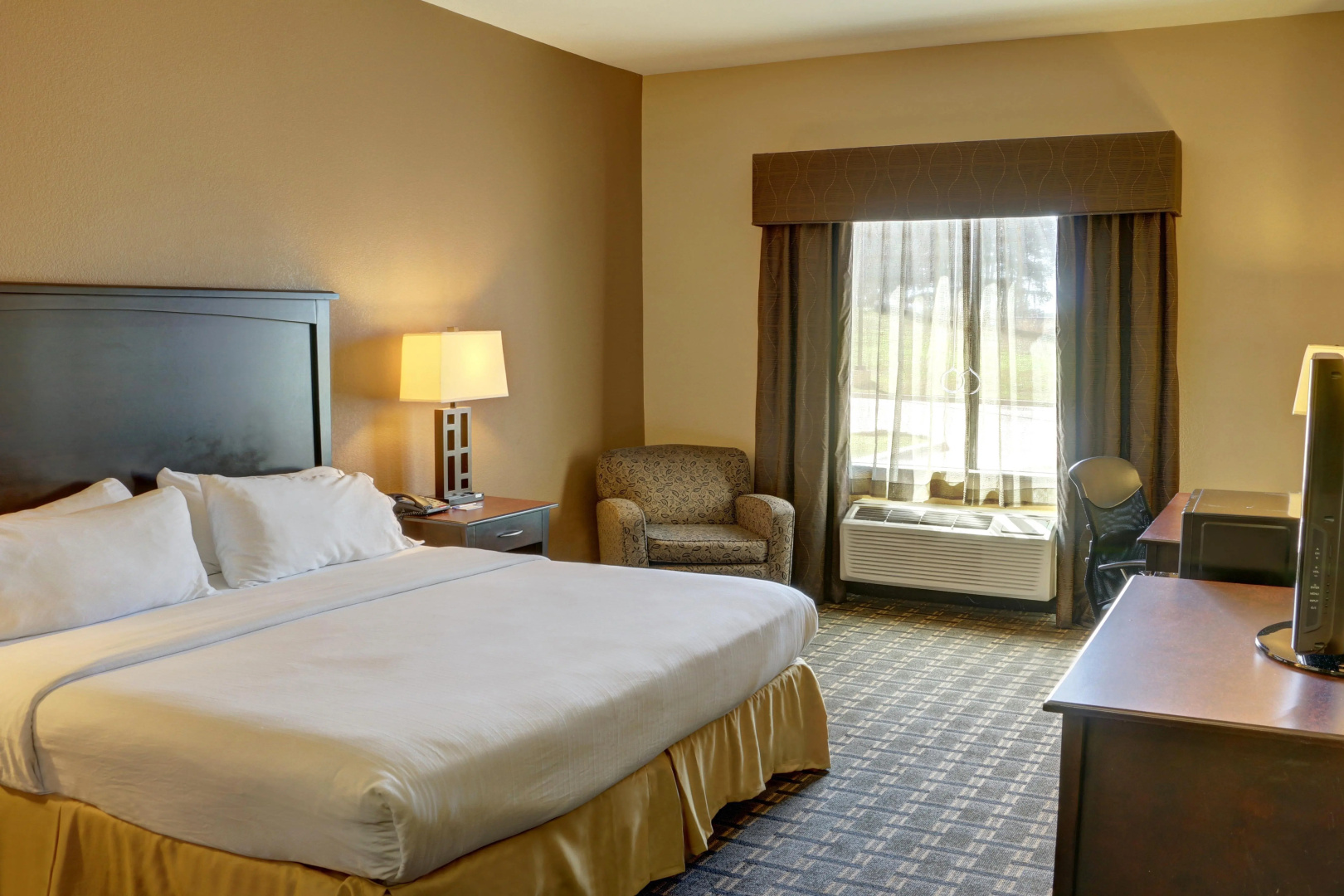 Holiday Inn Express Hotel & Suites Texarkana East by IHG