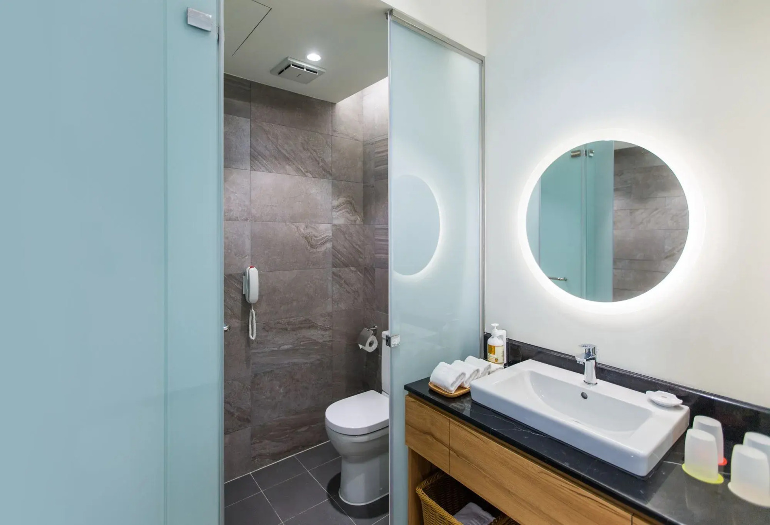 Sun Dialogue Hotel by Cosmos Creation