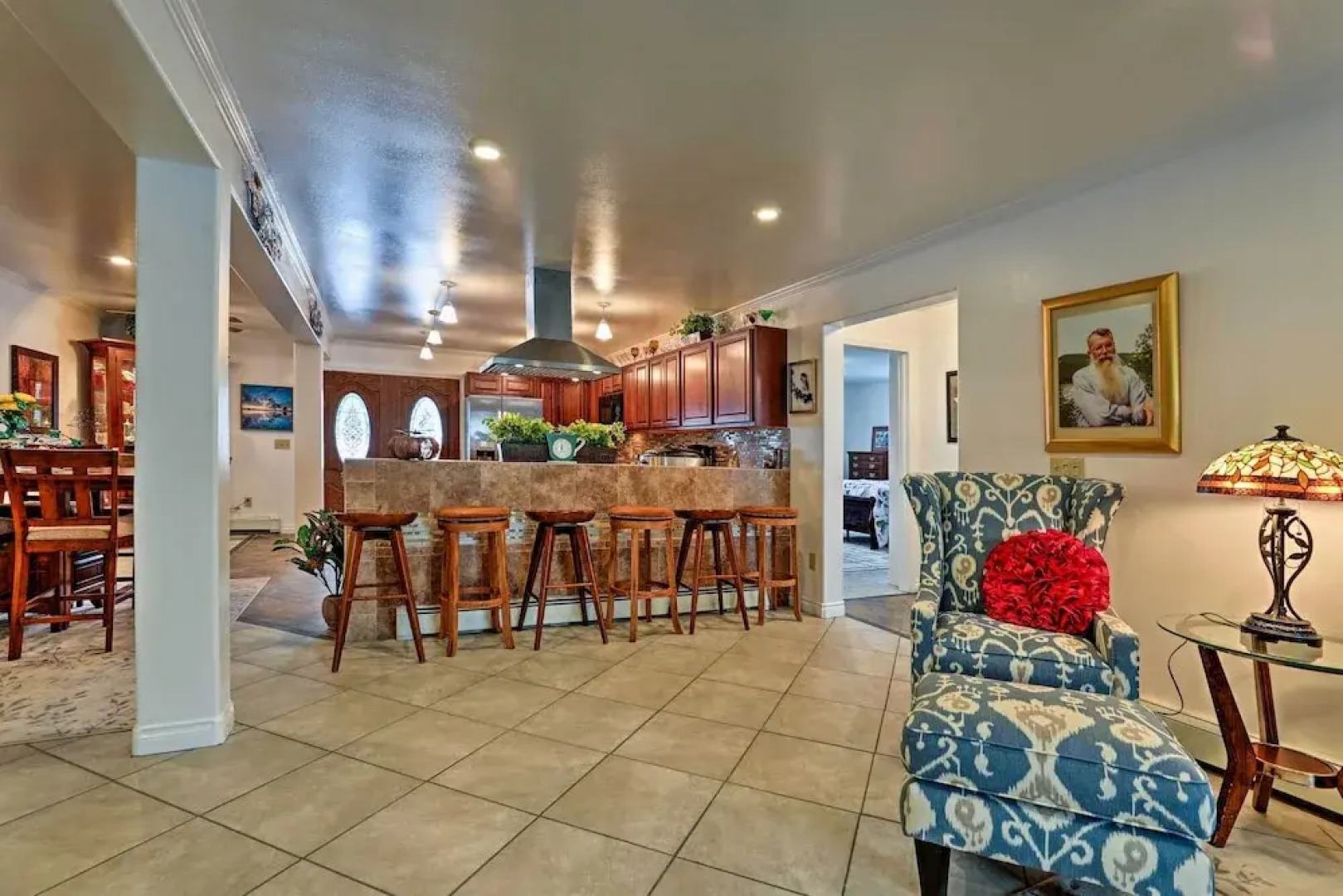 Expansive Getaway ~ 2 Miles to Mendenhall Glacier!