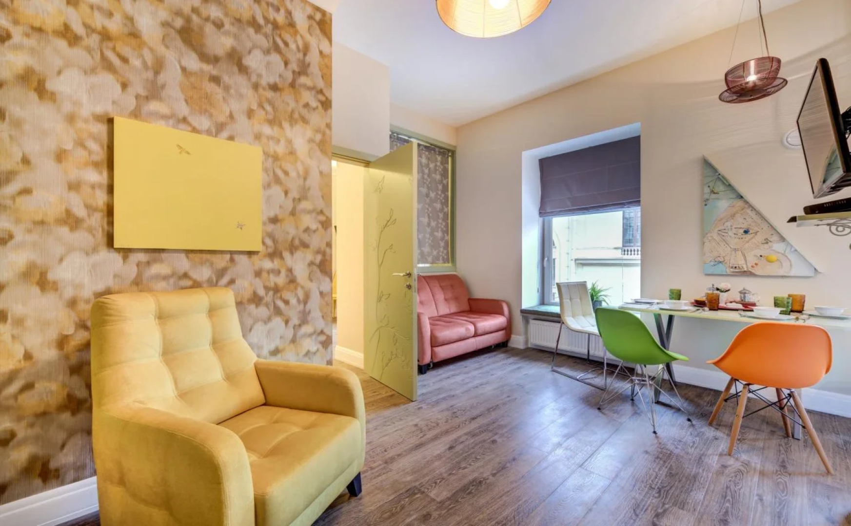 Luxury apartments on Nevsky 22