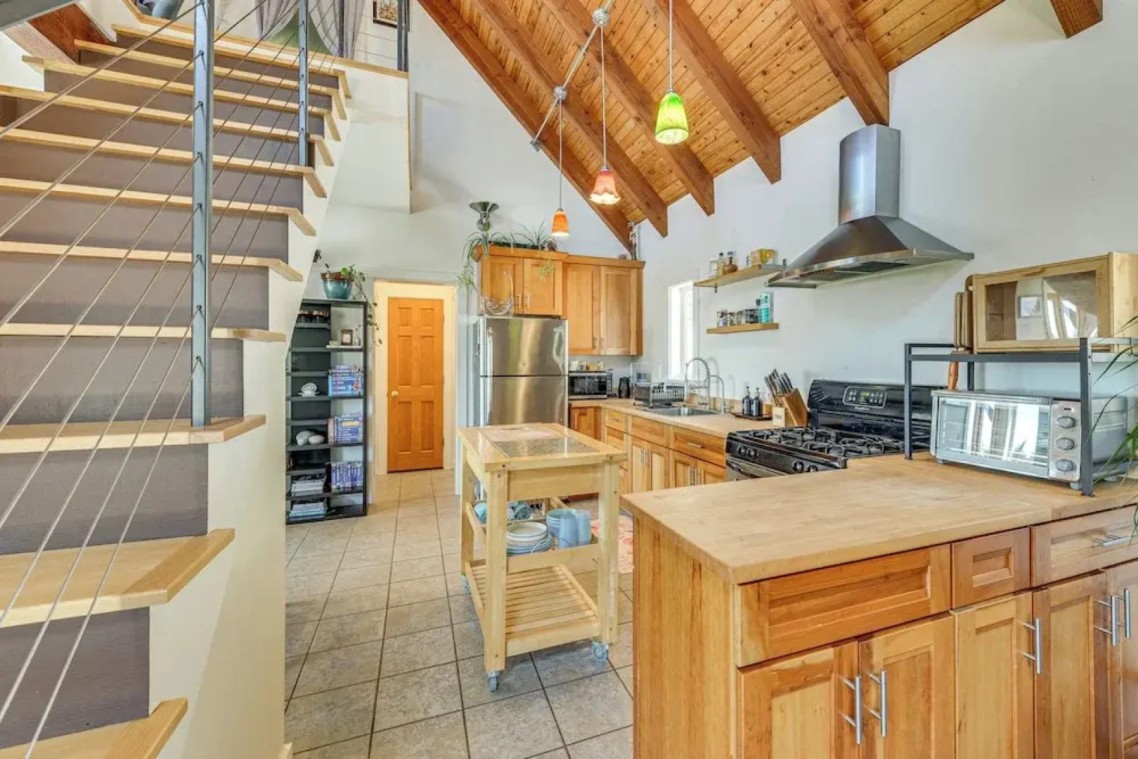 1 Mi to Black Sands Beach: Dreamy Coastal Cottage