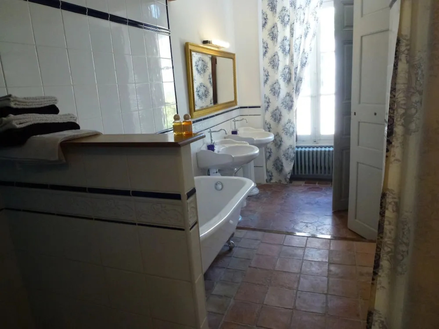 Hotel Coté Cour Chambres dhotes