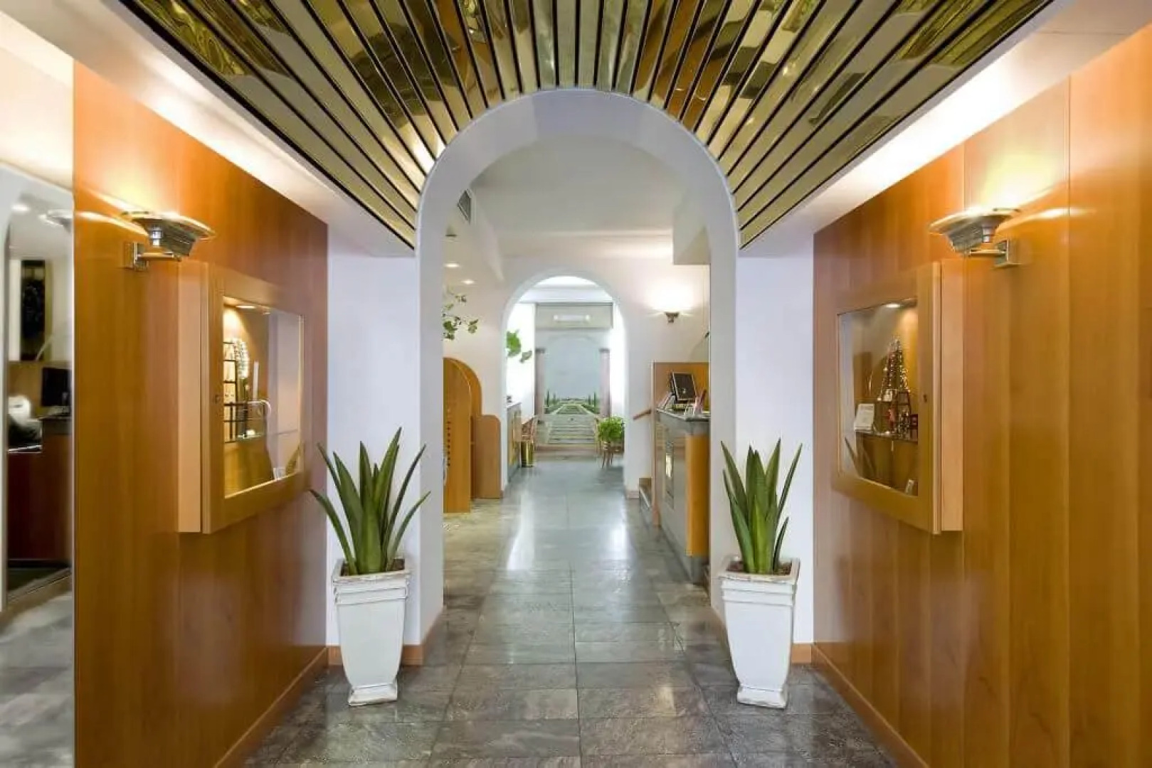 Отель Fenice Milano