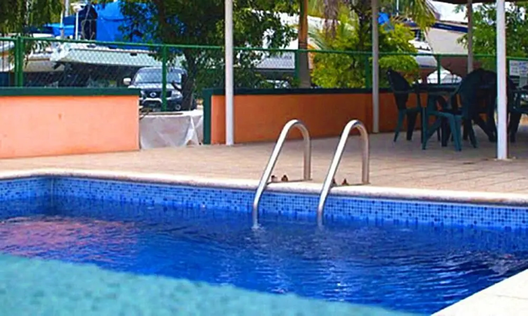 Coral Cove Marina Hotel