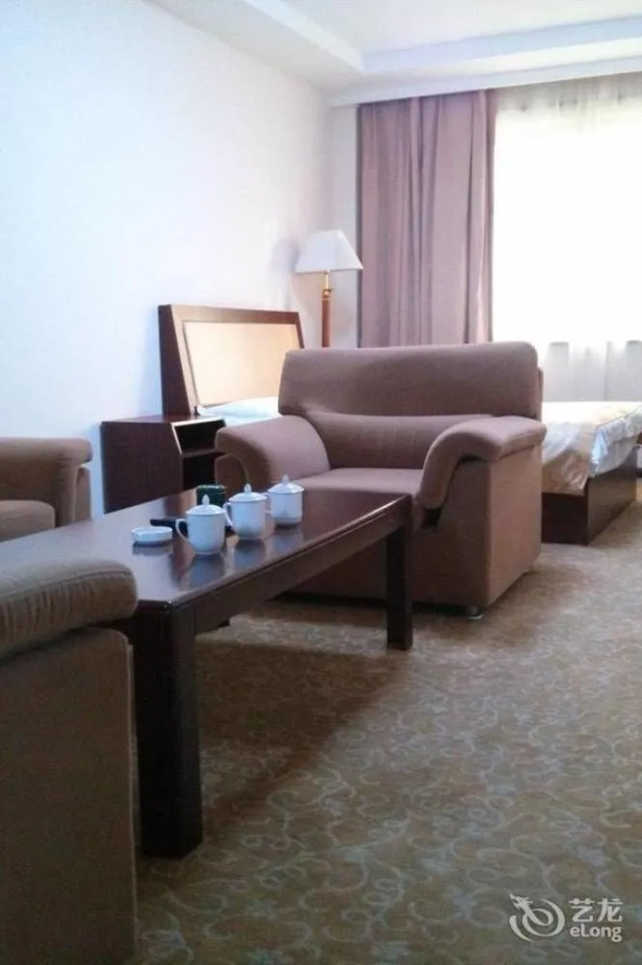 Zhuhui Business Hotel - Qingdao