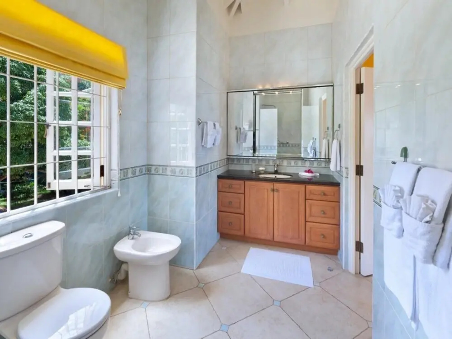 Sunny Vacation Villa 72