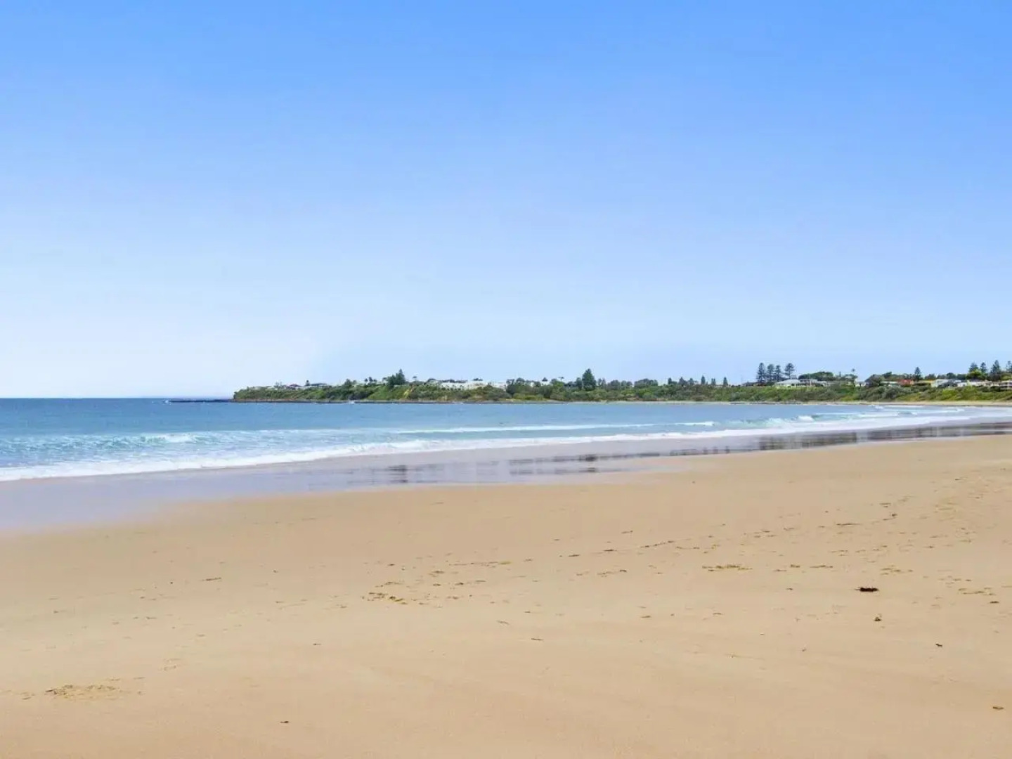 Cleveland Place - walk to beach and shops