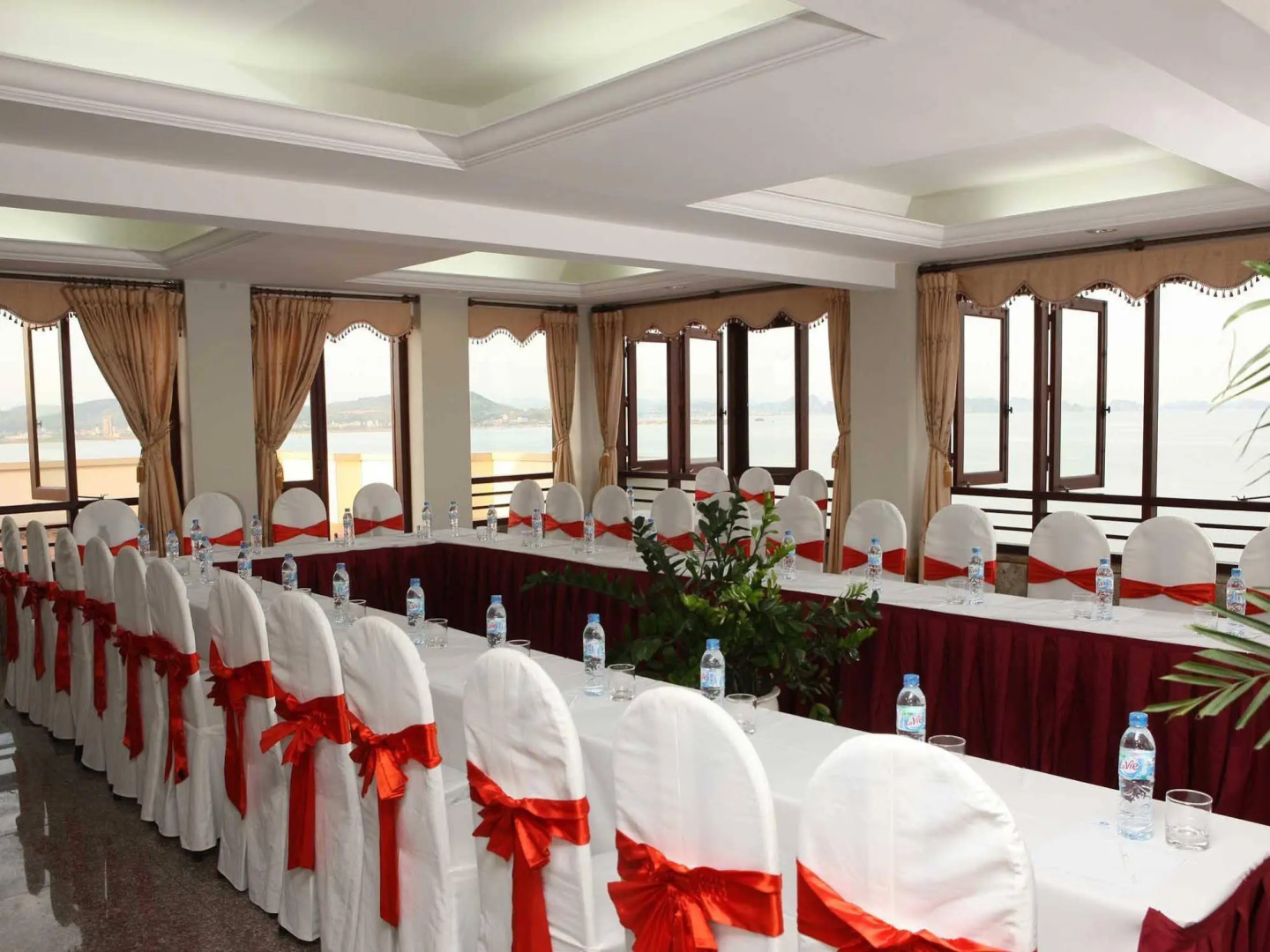 Hoa Binh Ha Long Hotel