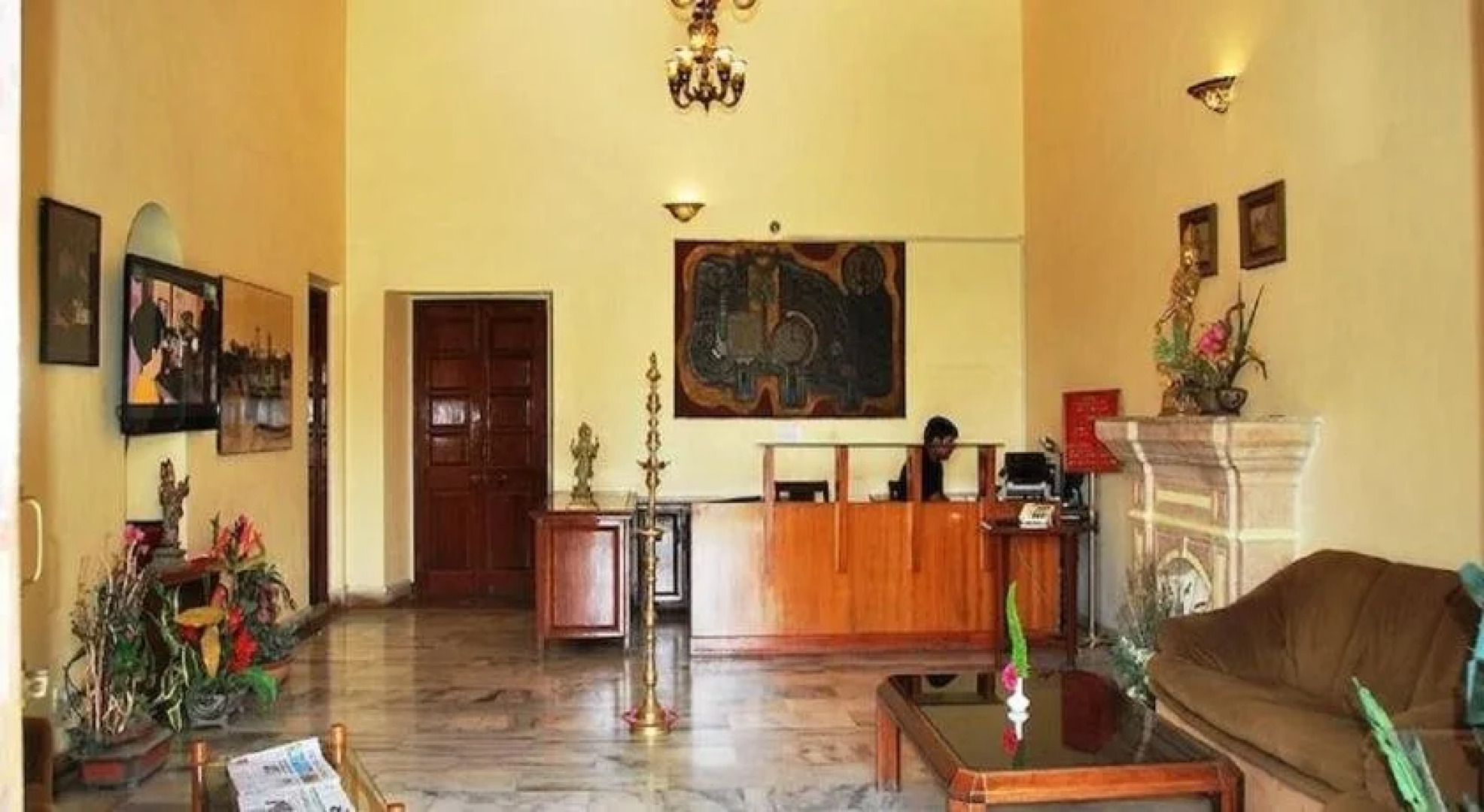 Hotel Sunrise Palace By Sky Stays