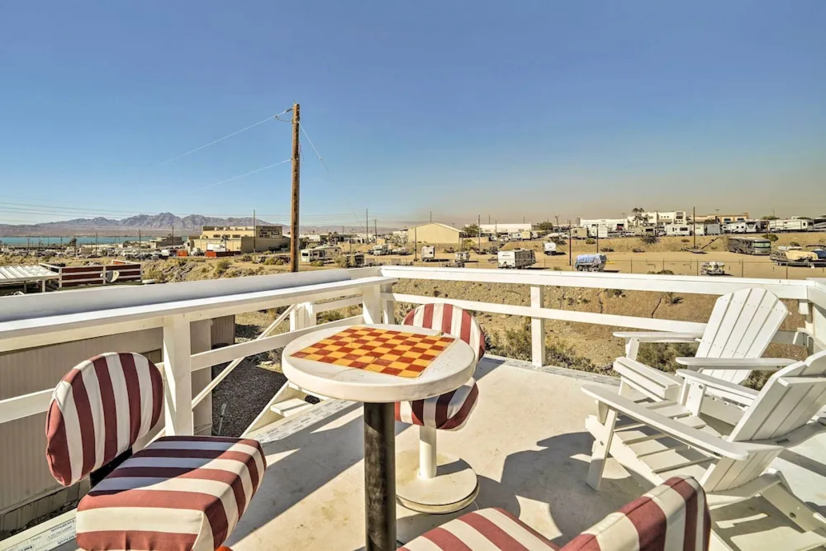 < 1 Mi to Lake Havasu: Pet-friendly Home