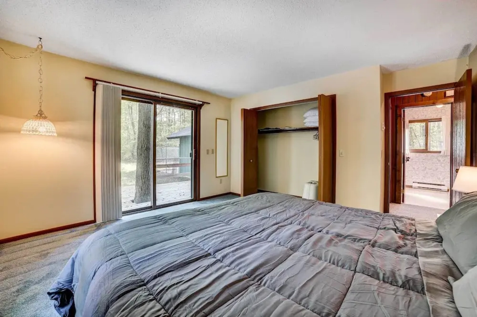 Pet-friendly Gem: Hike, Fish & Golf in Gaylord