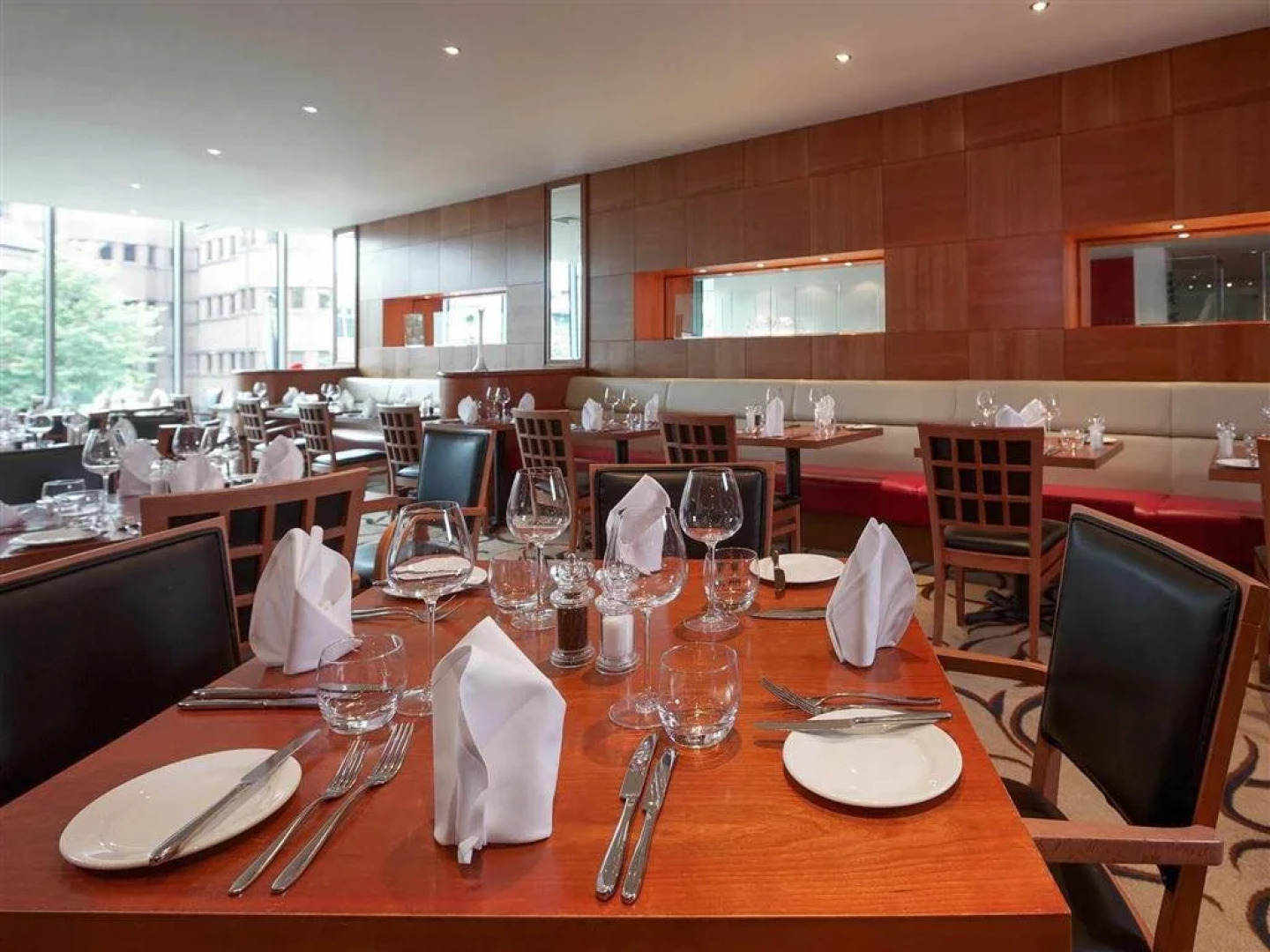 Holland House Hotel Cardiff By Sunday