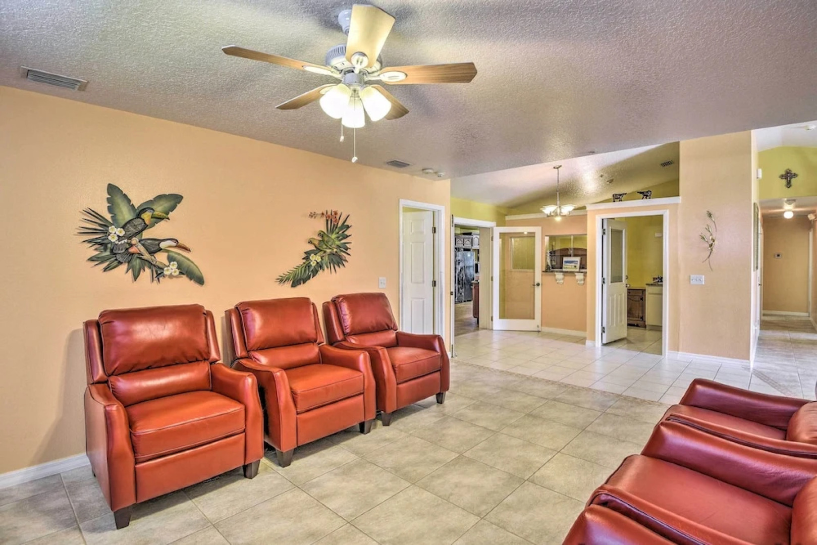 Cozy Coastal Retreat w/ Grill < 5 Mi to Beach