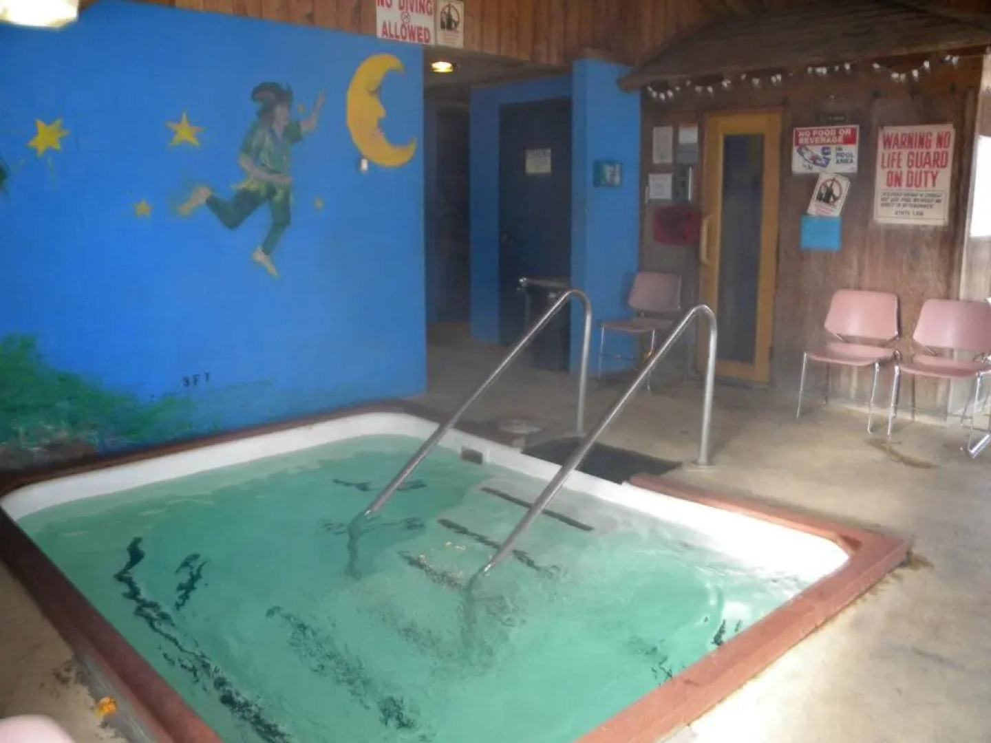 Blue and White Motel