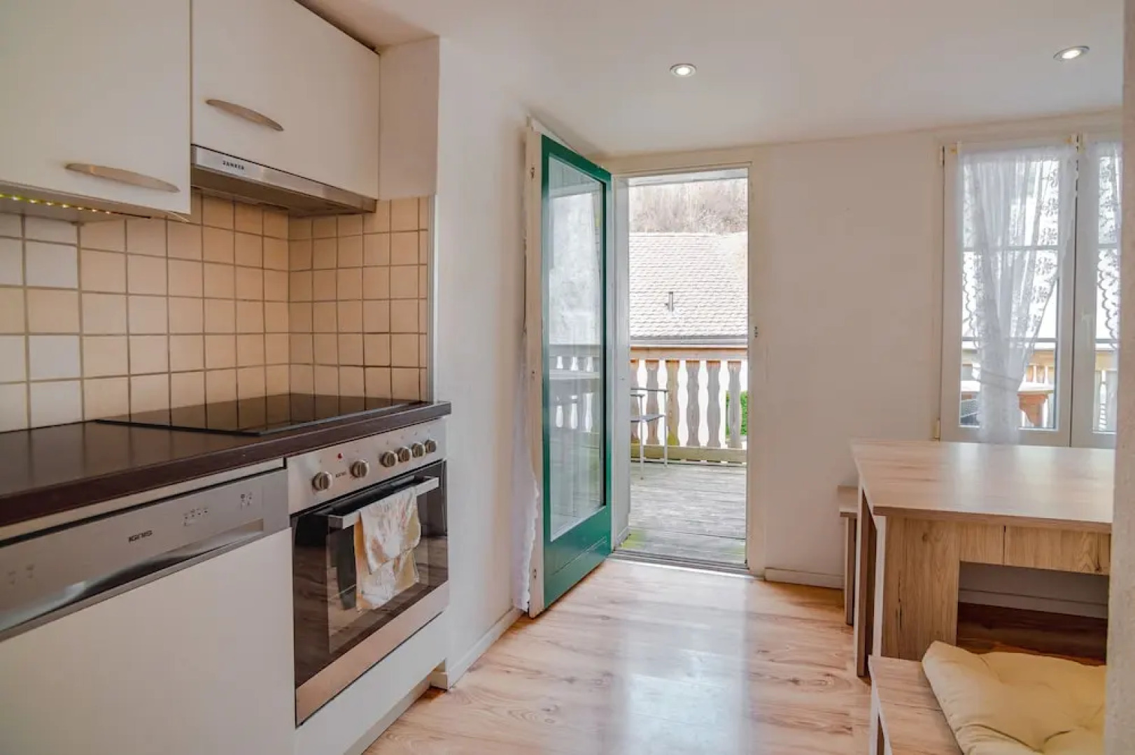 AirHosted - Weesen Holiday Rentals