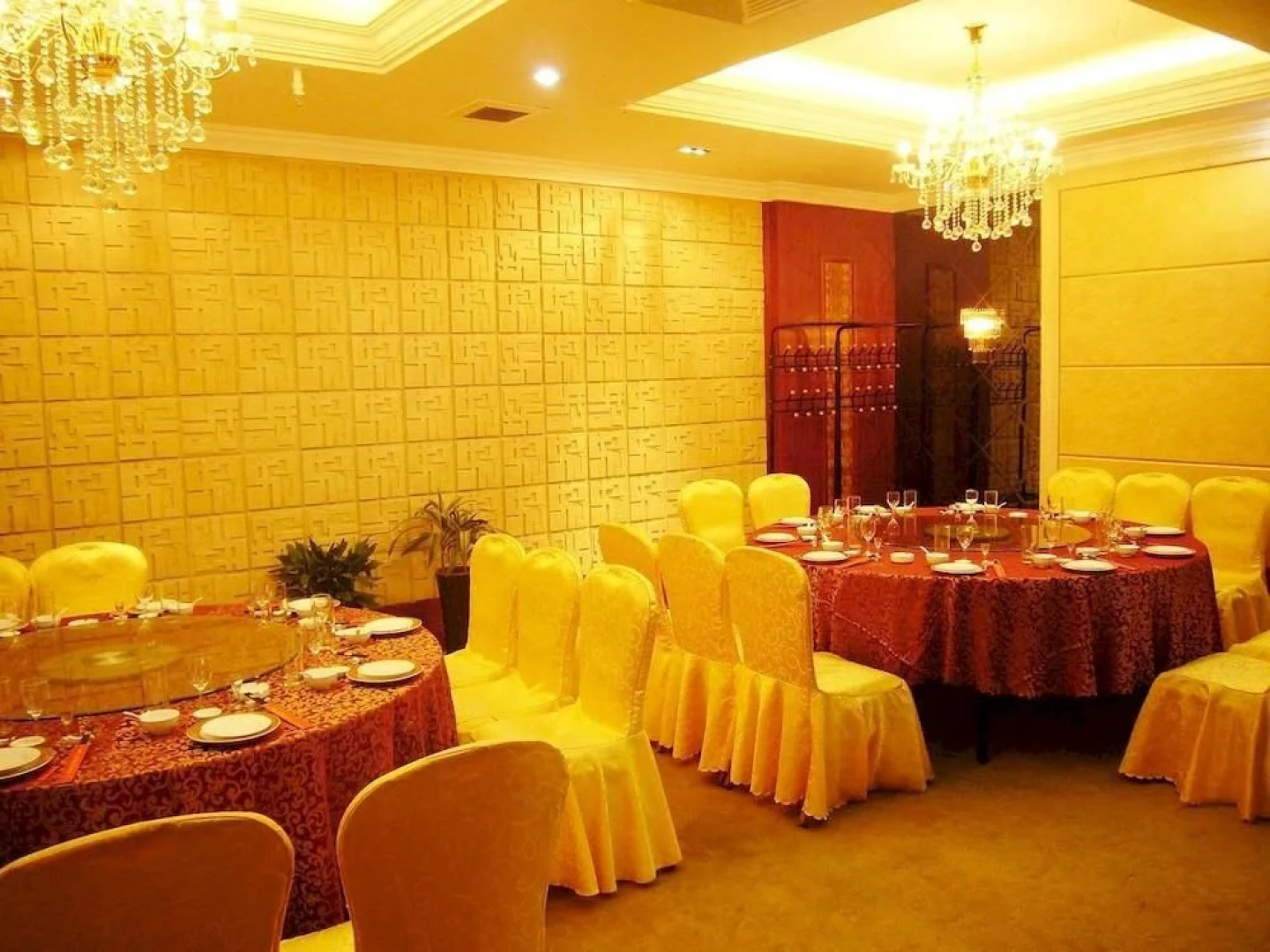 Hailing Convention Center