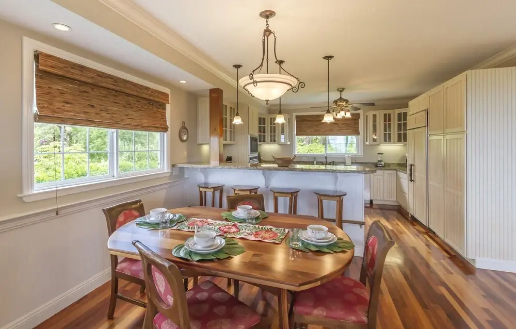 The Green Pineapple Main House 3 Bedroom Home by Redawning