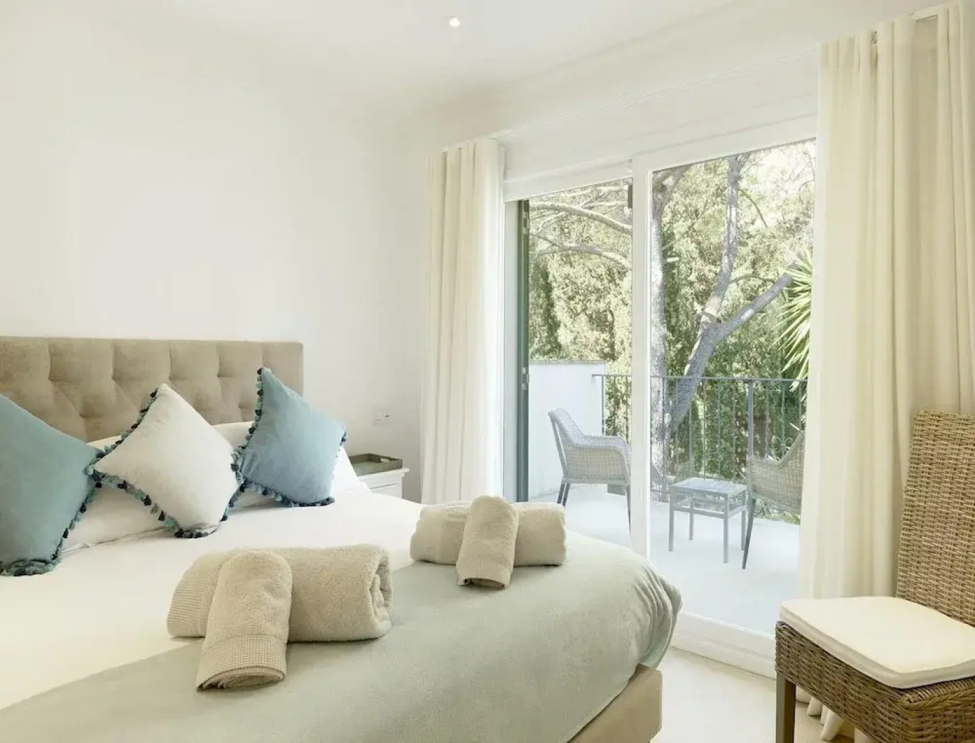 Villa on the Foot of La Font Hills