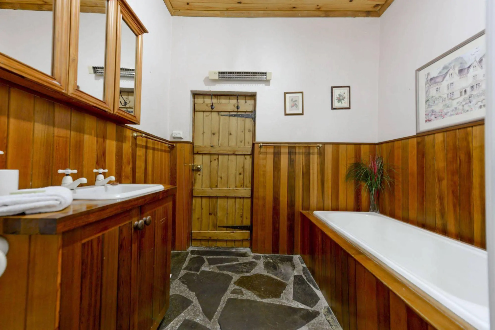 Reillys Wines Heritage Cottages