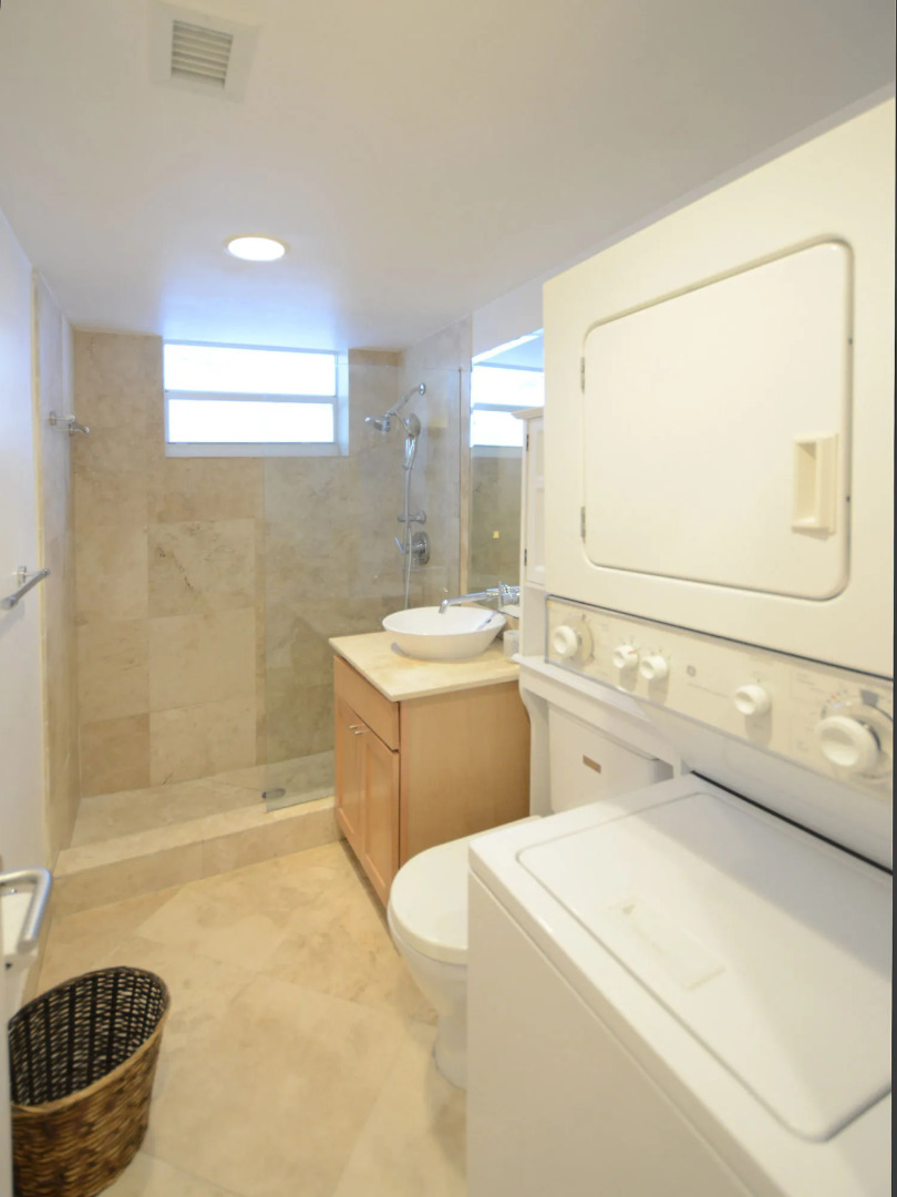 Art Deco Ocean Walk Apartments