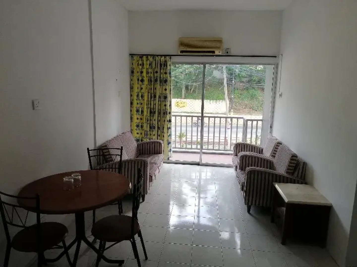 Capital O 89876 Safari Hotel