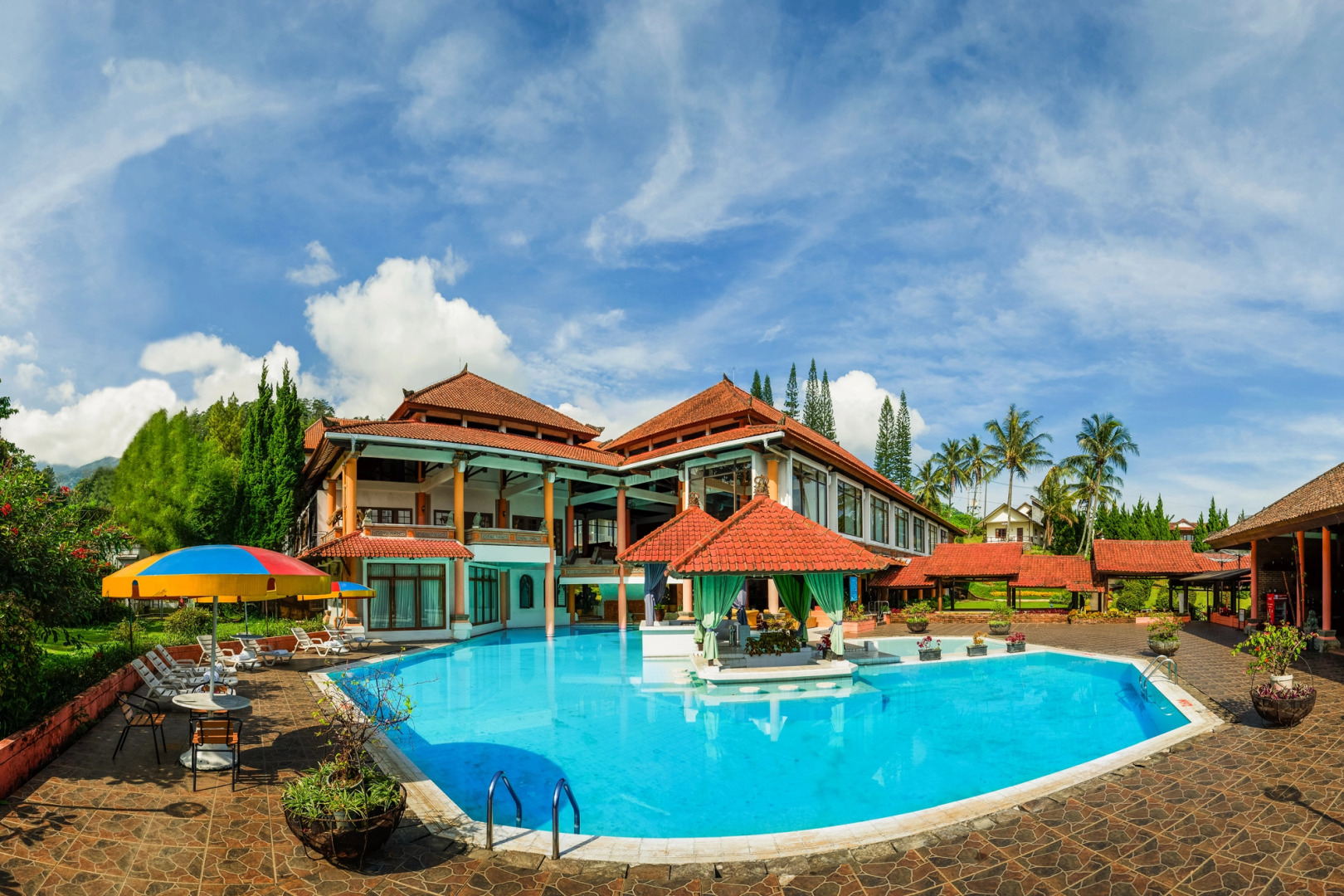 Royal Hotel and Villa Trawas