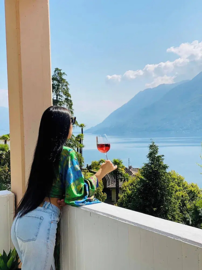 Spectacular Penthouse With Lake Views in Central Brissago