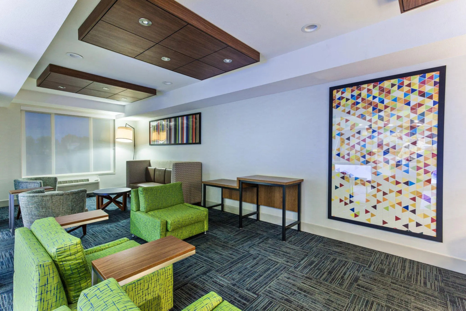 Holiday Inn Express & Suites Elk Grove West I-5 by IHG