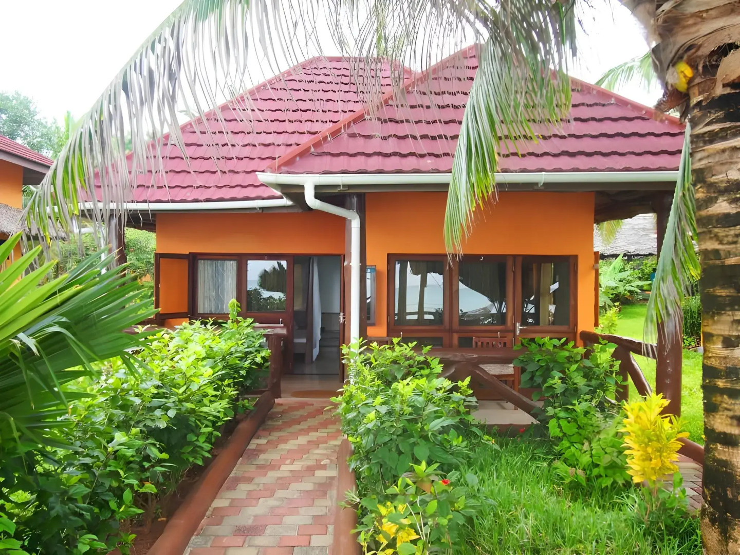 Mnarani Beach Cottages