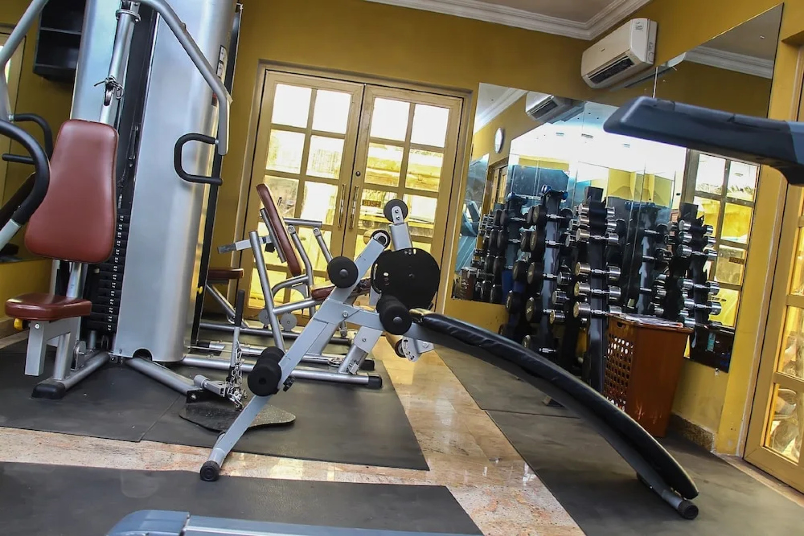 Banex Hotel and Suites