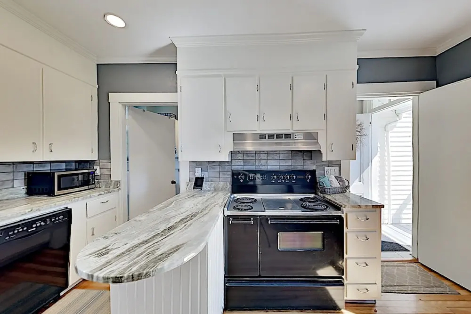 Adorable & Updated In The Heart Of Freeport 3 Bedroom Home