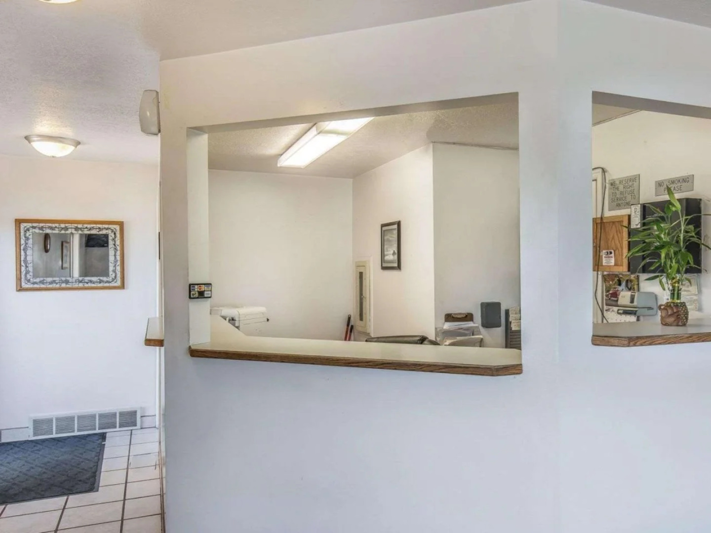 Ameri-Stay Inn & Suites