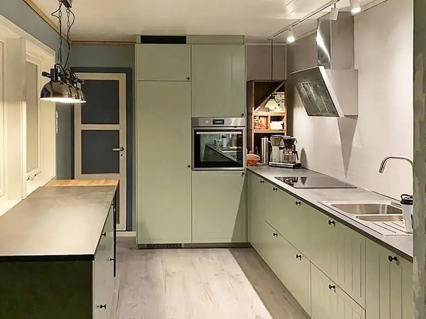 12 Person Holiday Home in Kvenvaer