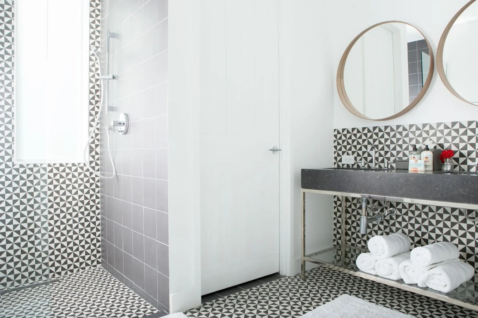 Coral Sands Inn & Cottages