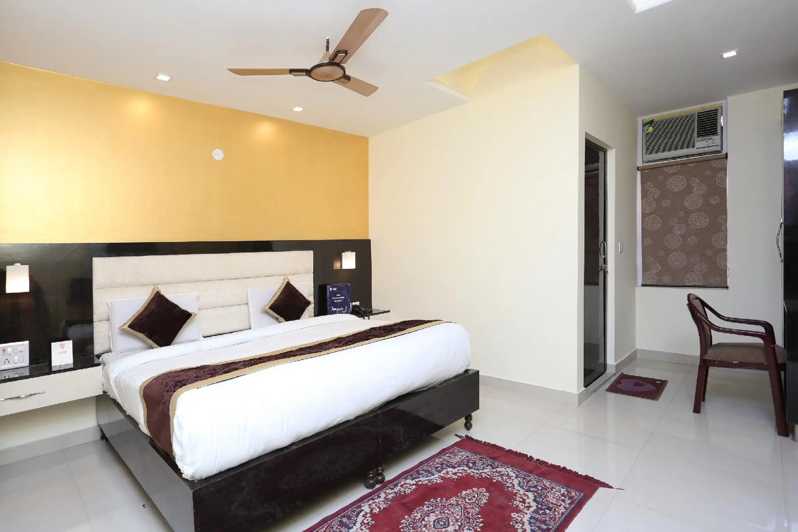 OYO 12833 Century Grand