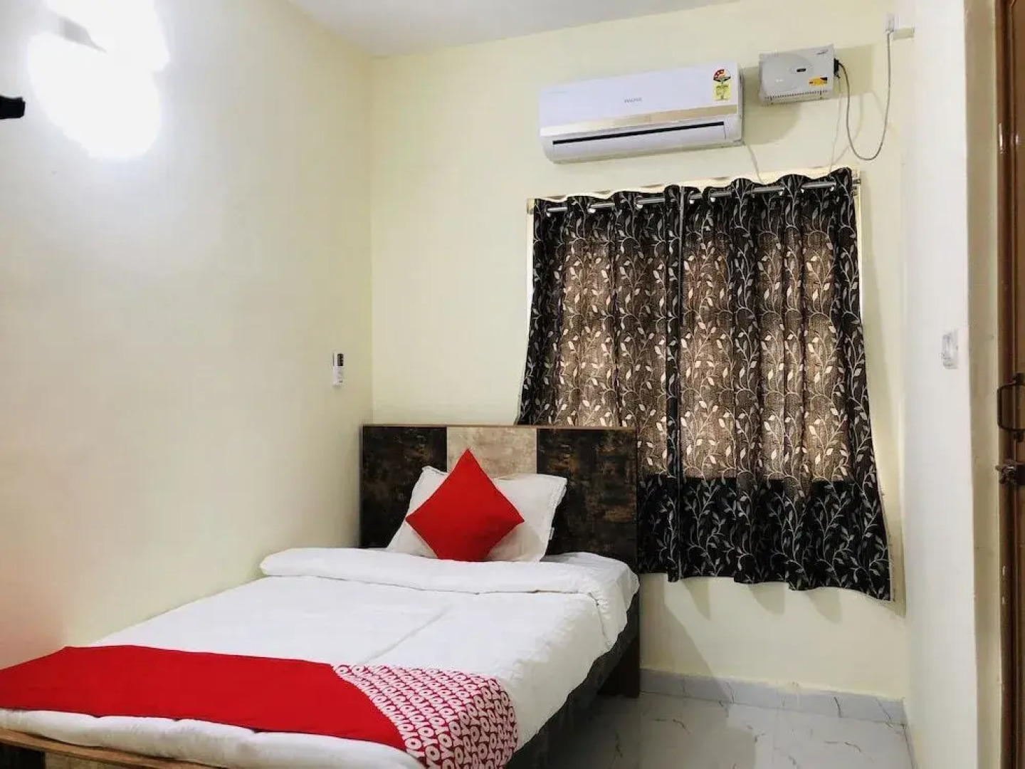 Dhana Dhaanya Residency by OYO Rooms