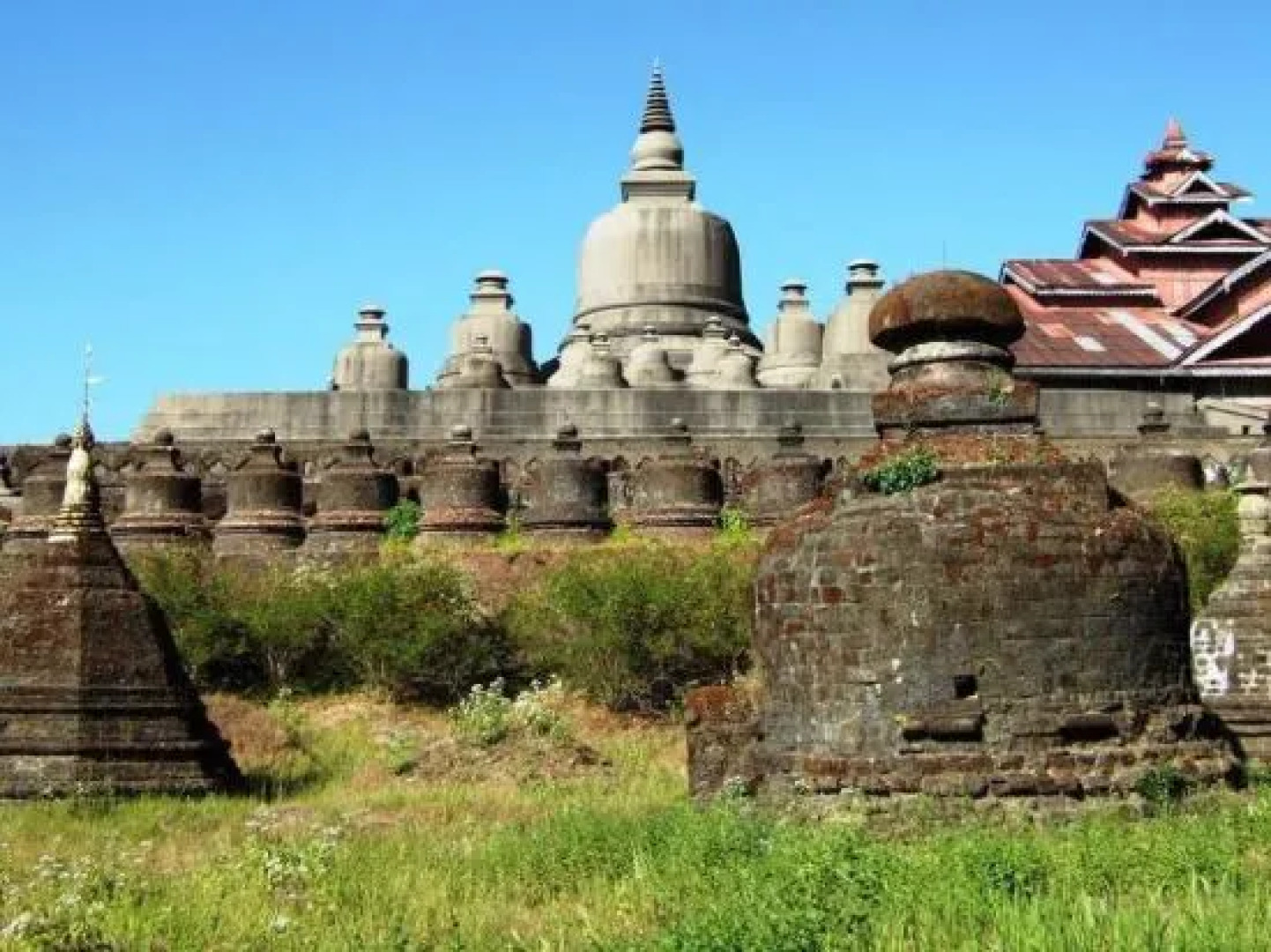 Mrauk Oo Nawarat Hotel