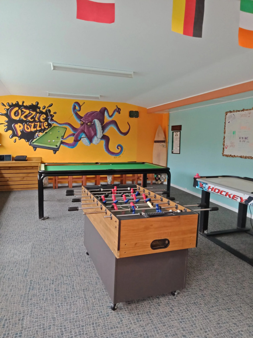 Ozzie Pozzie Backpackers