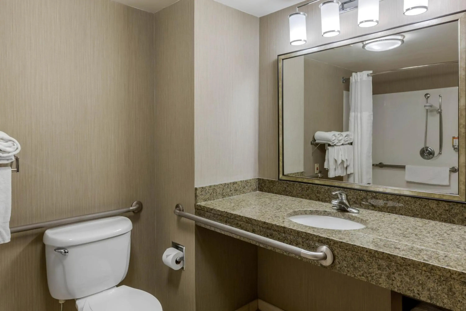 Comfort Inn & Suites Logan International Airport